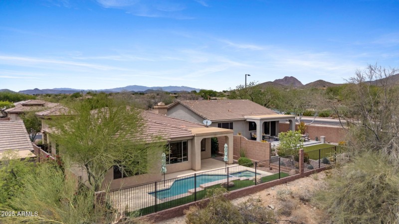 41627 N CEDAR CHASE