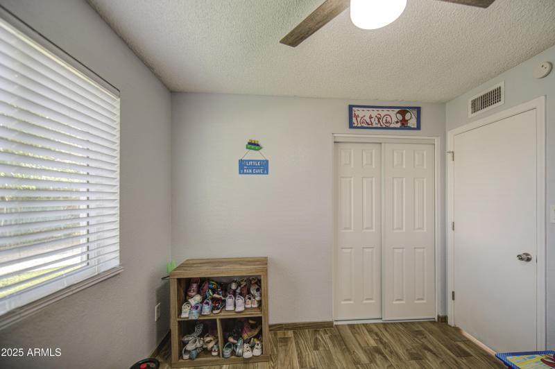 Bedroom 2-pic 2