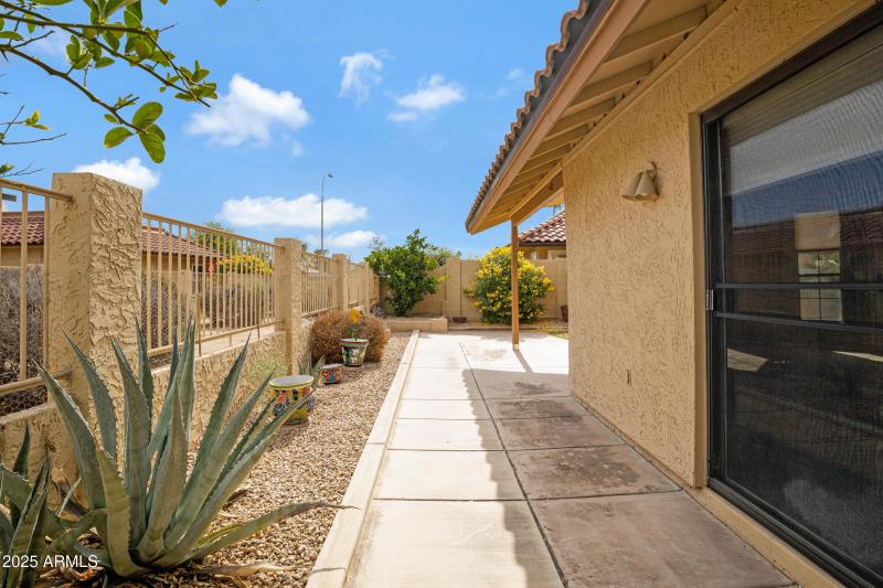 4790 E Navajo St-38
