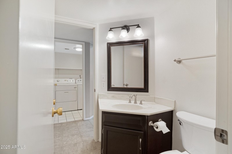 4790 E Navajo St-36