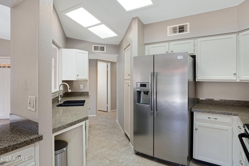 4790 E Navajo St-16