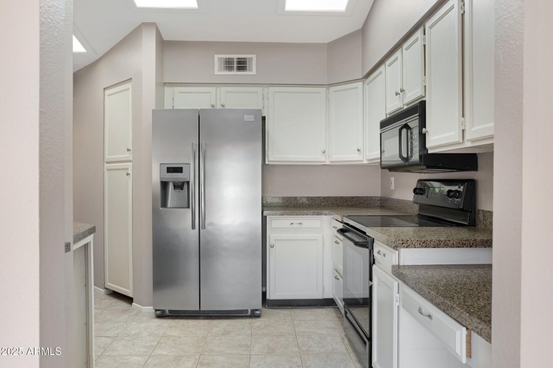 4790 E Navajo St-15