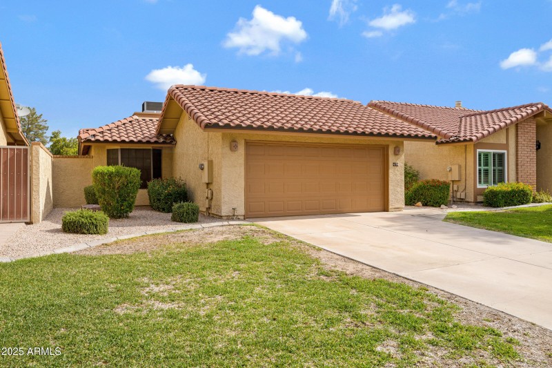 4790 E Navajo St-2