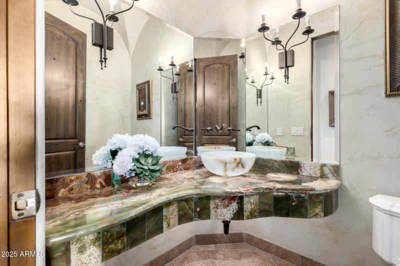 Stunning 1/2 Bathroom