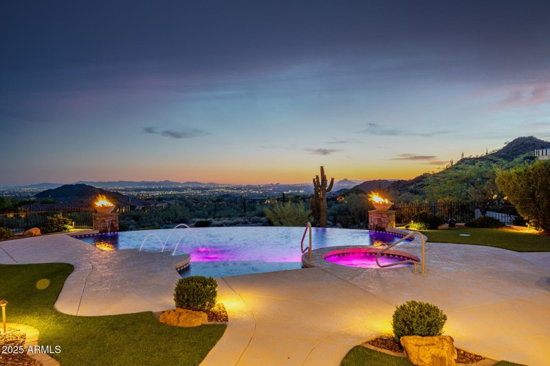 Stunning Views!!