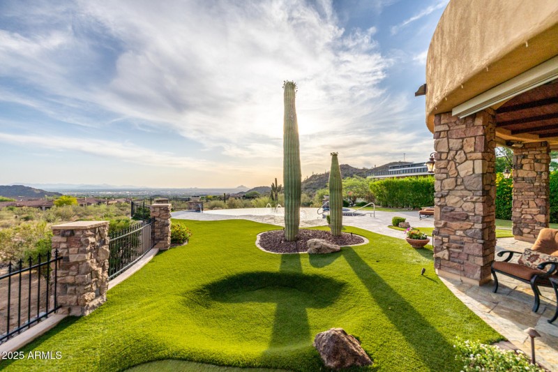 Entertaining Putting Green