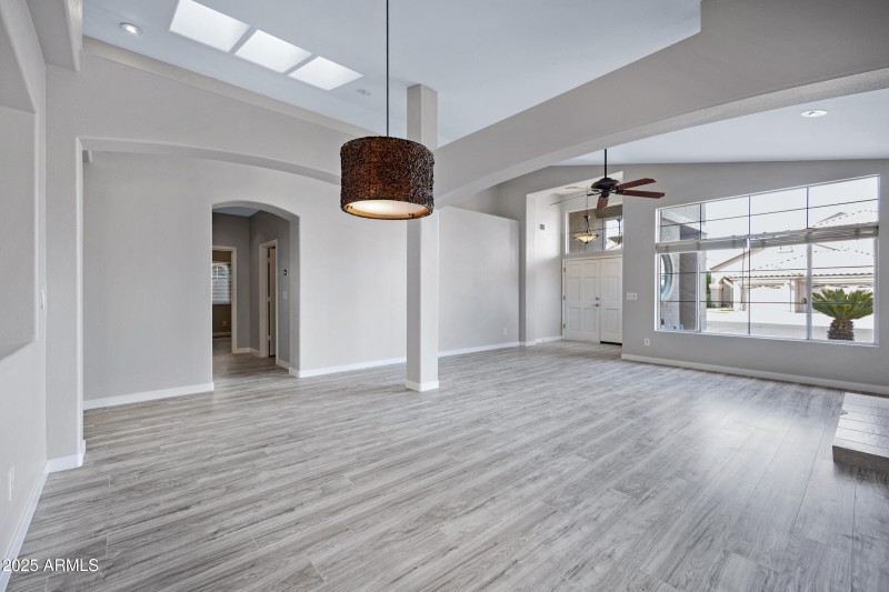 115 W El Freda Rd-9