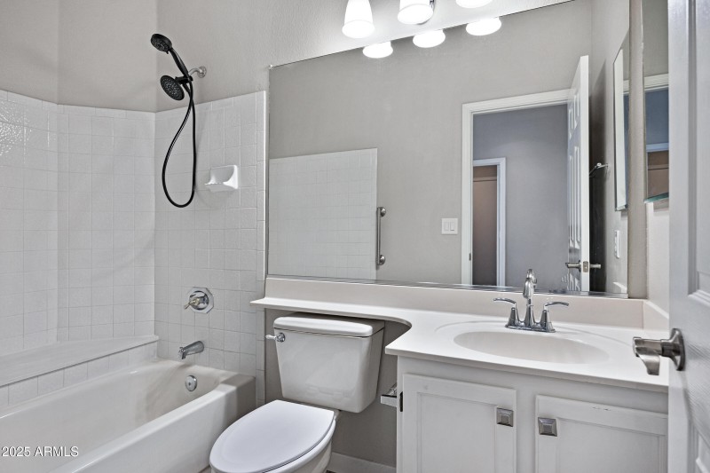 115 W El Freda Rd-21