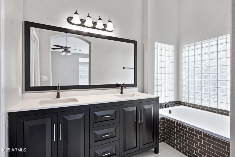 115 W El Freda Rd-25