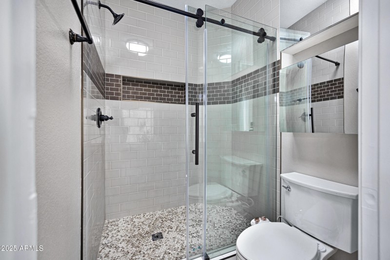 115 W El Freda Rd-27