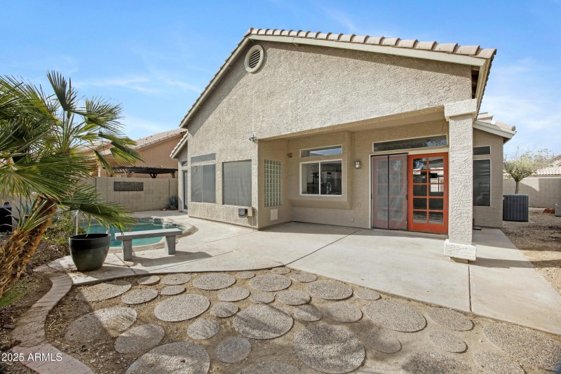 115 W El Freda Rd-30