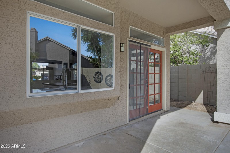 115 W El Freda Rd-33