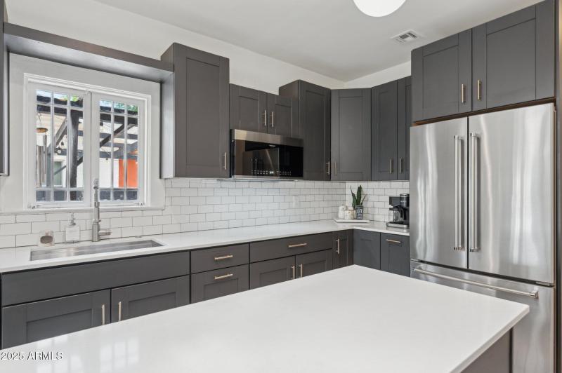 11-web-or-mls-2310-north-11th-st