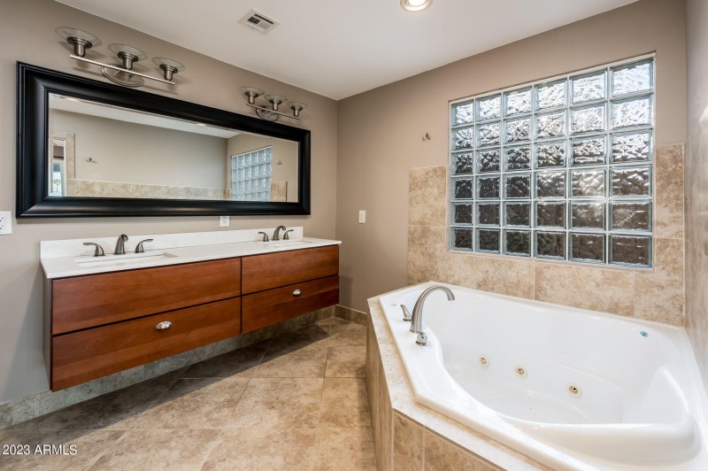8408 E Rancho Vista Dr - MLS-24