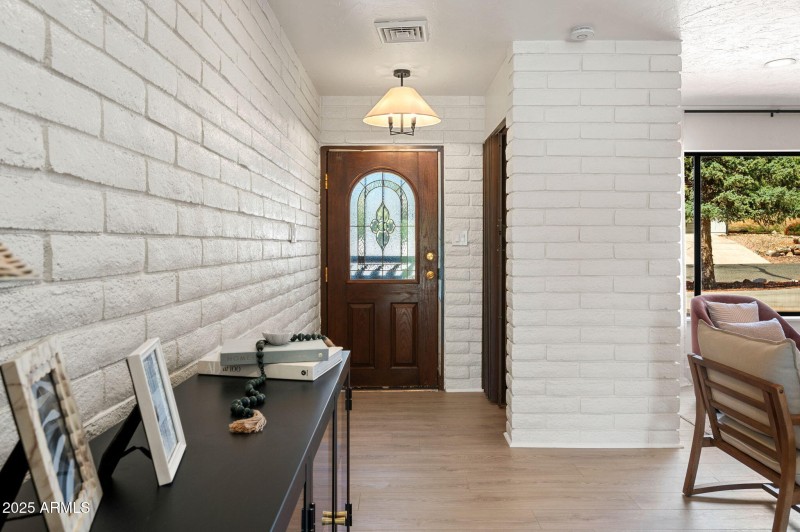 4-Foyer