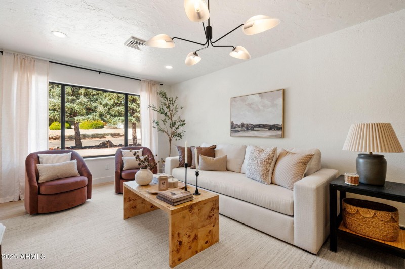 8-Living Room (4)