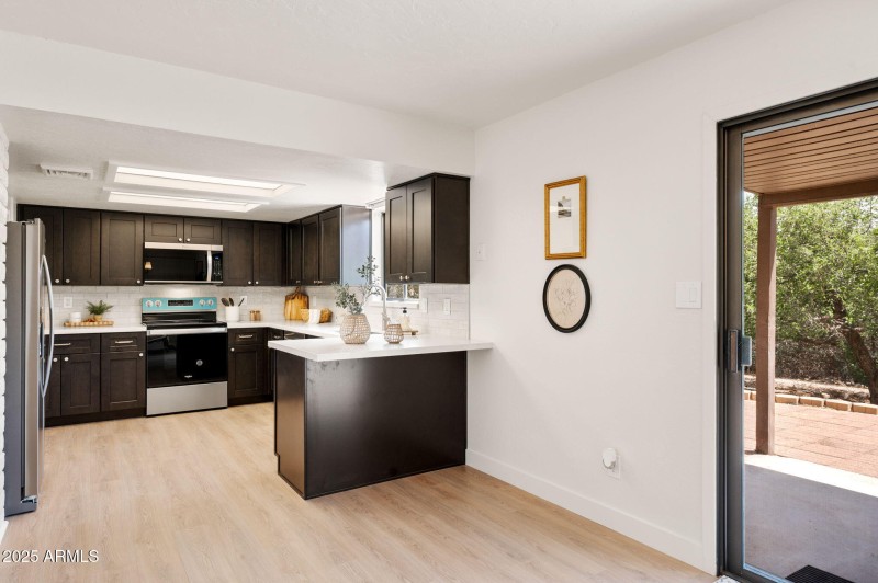 10-Kitchen (1)