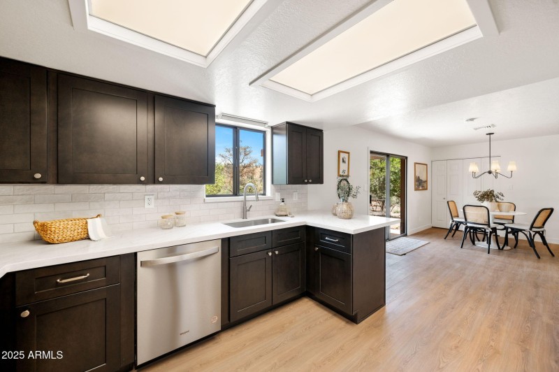 15-Kitchen (6)
