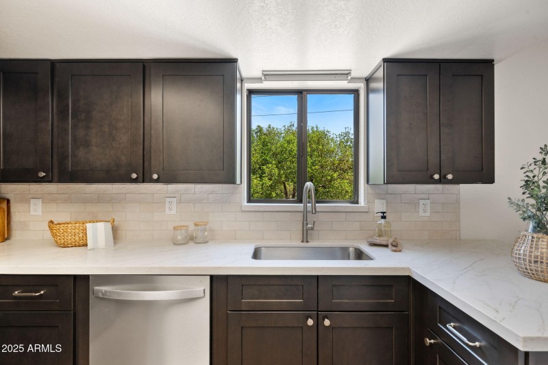 16-Kitchen (7)