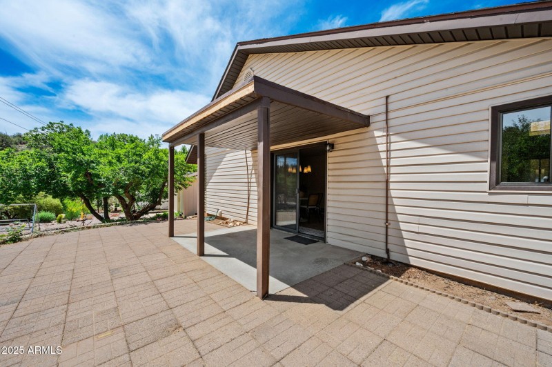 31-Back Patio (3)