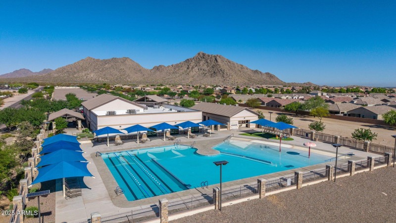 Clubhouse/Pool
