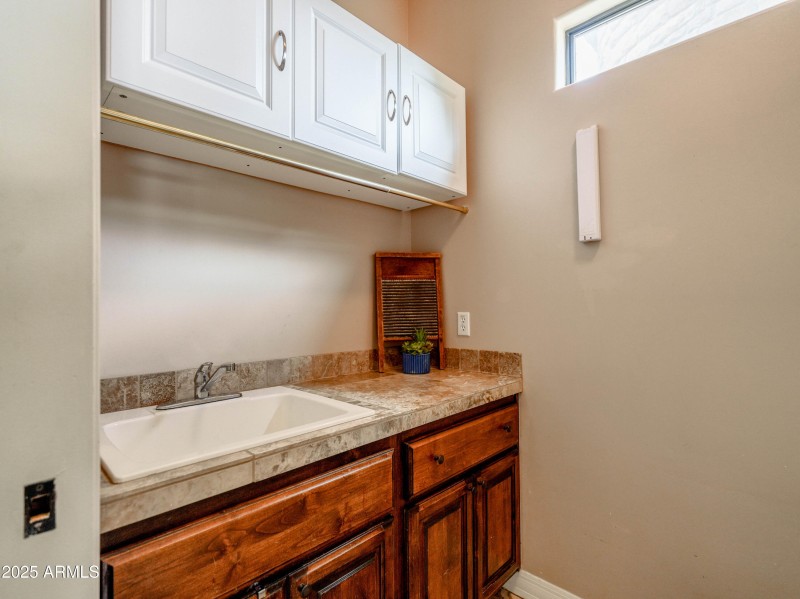 Laundry room 2