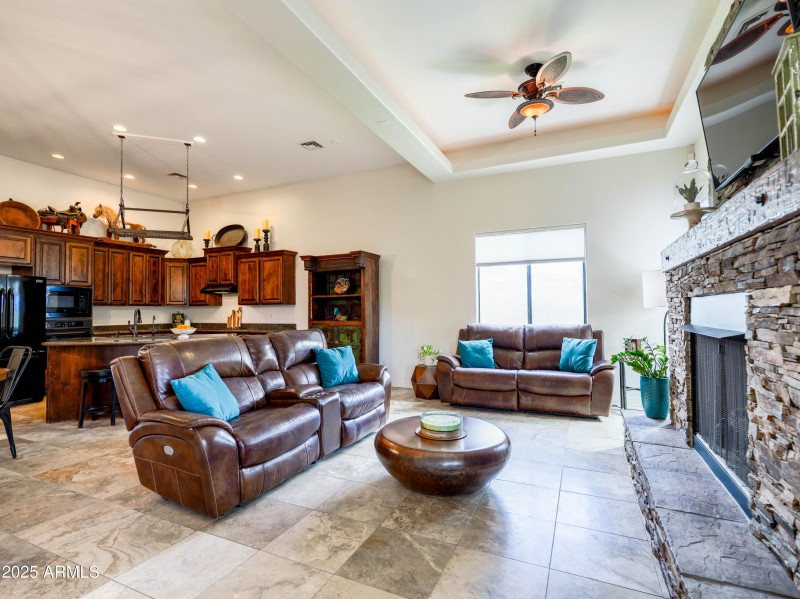 Family room 2