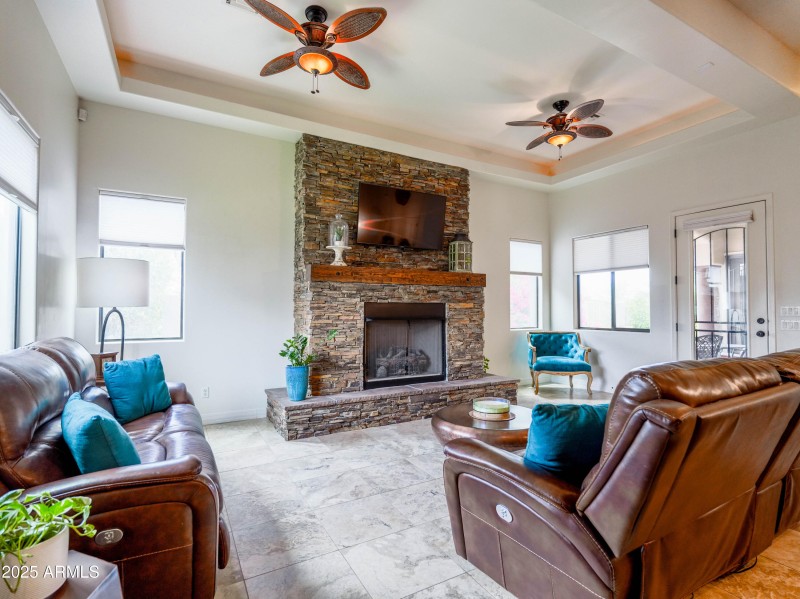 Family room 3