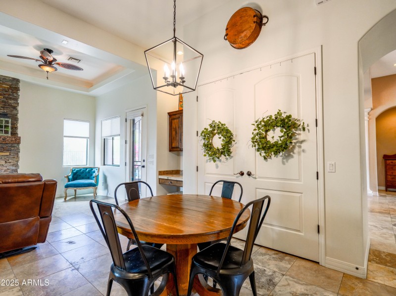 Eat-In Kitchen