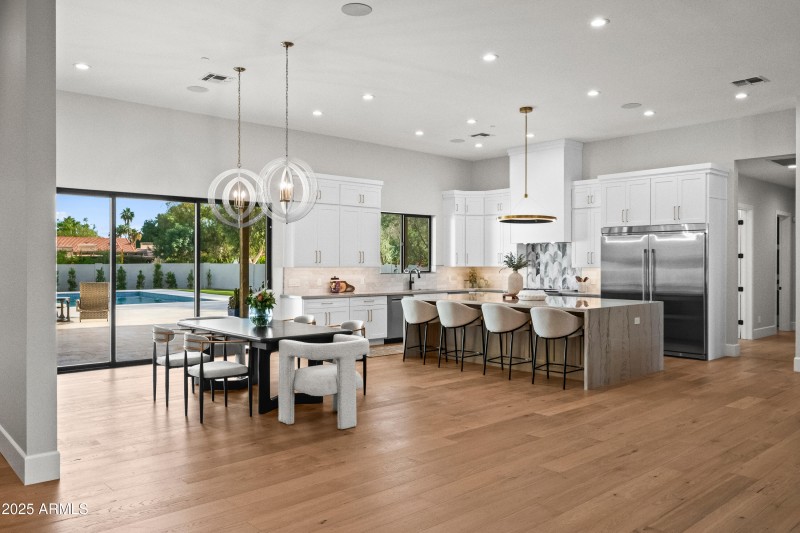 Dining/Kitchen