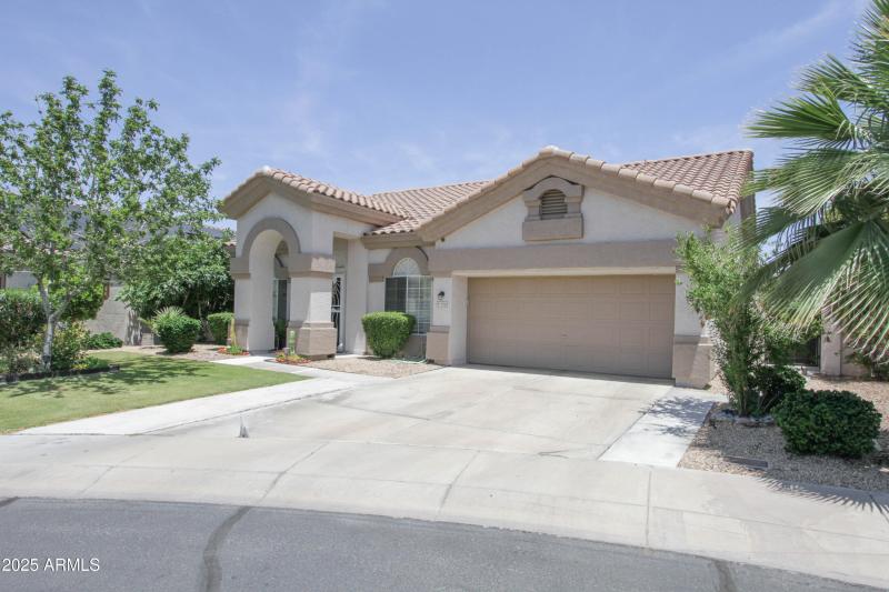 1210 W BETTY ELYSE LN-3