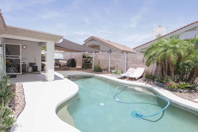 1210 W BETTY ELYSE LN-7