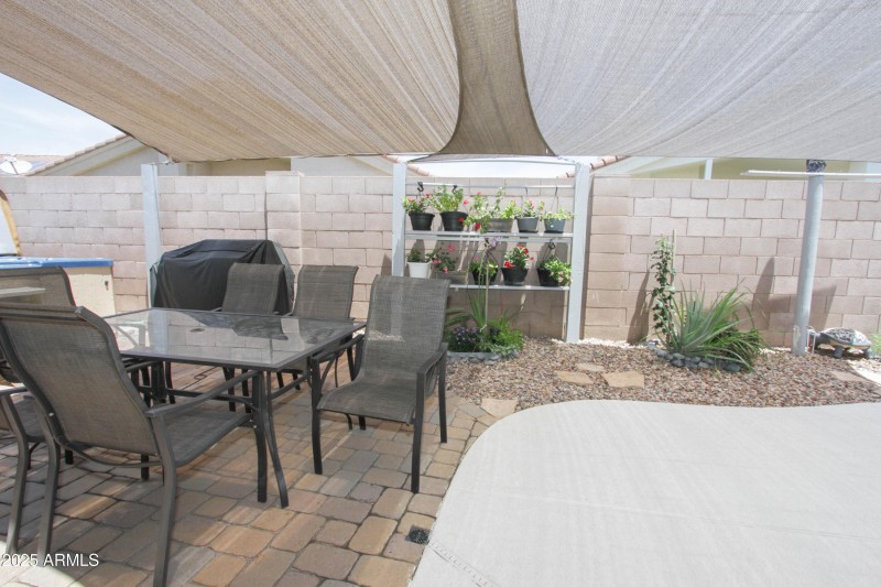 1210 W BETTY ELYSE LN-11