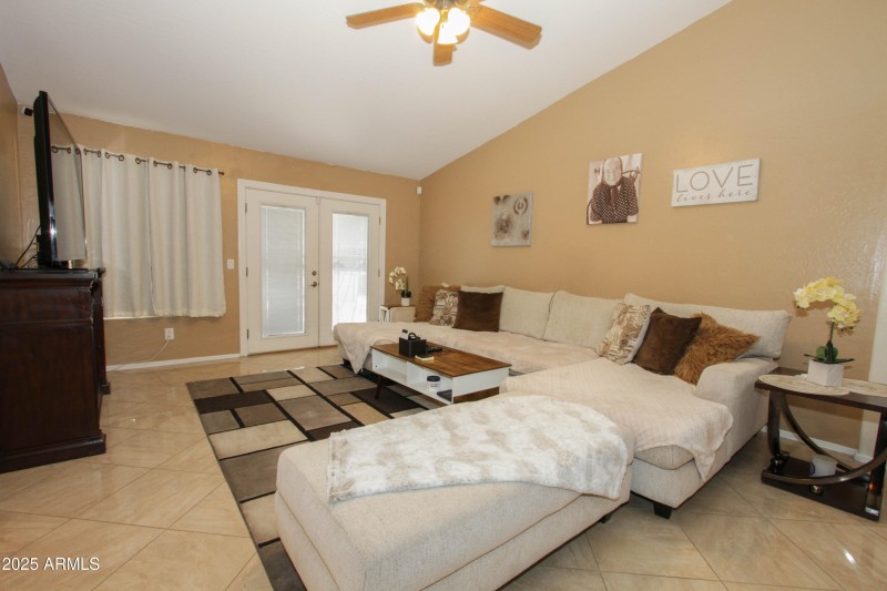 1210 W BETTY ELYSE LN-17