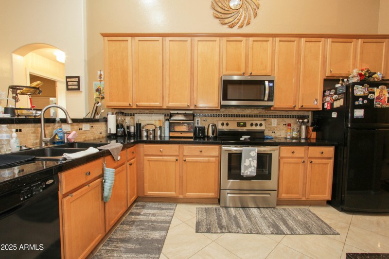 1210 W BETTY ELYSE LN-22