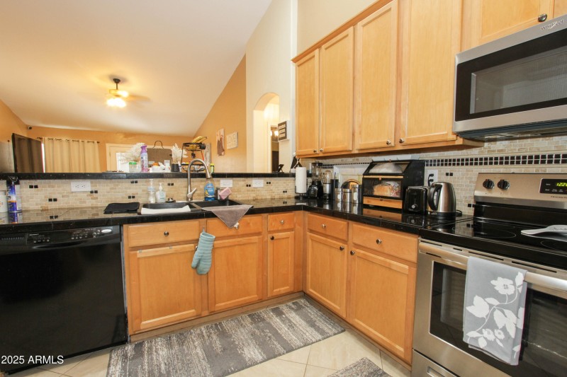 1210 W BETTY ELYSE LN-24
