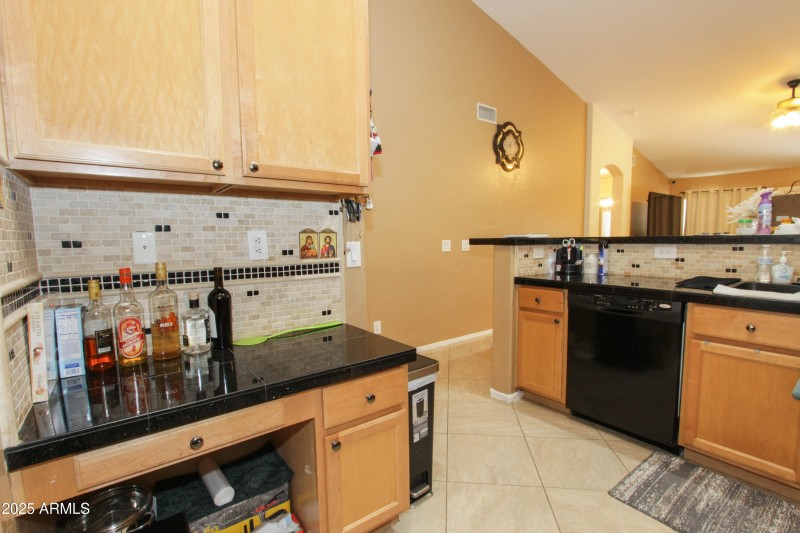 1210 W BETTY ELYSE LN-26
