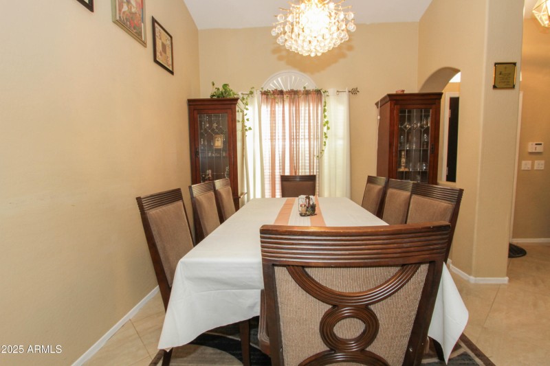 1210 W BETTY ELYSE LN-27