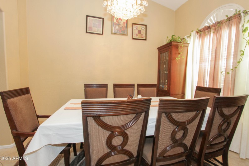 1210 W BETTY ELYSE LN-28