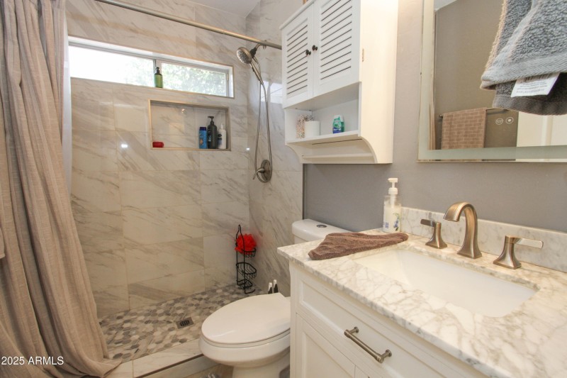 1210 W BETTY ELYSE LN-31