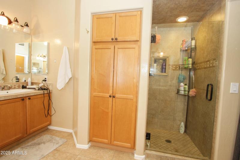 1210 W BETTY ELYSE LN-39