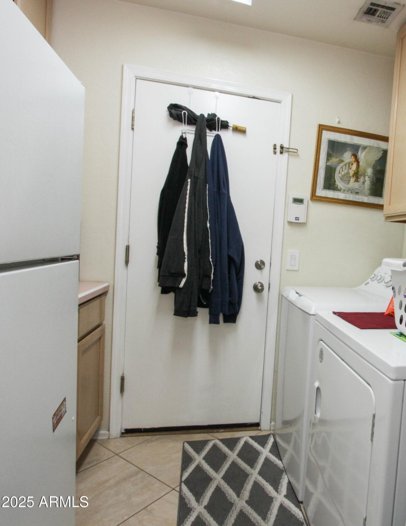 1210 W BETTY ELYSE LN-40