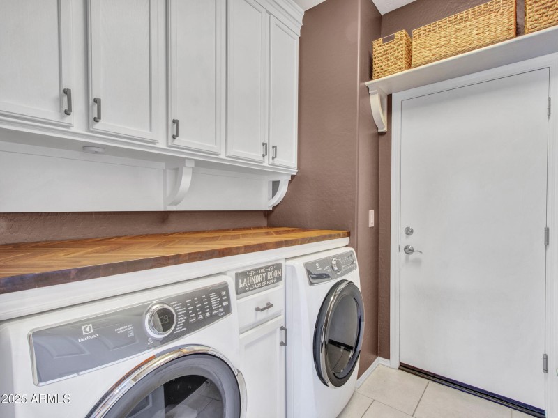 05-Laundry-room
