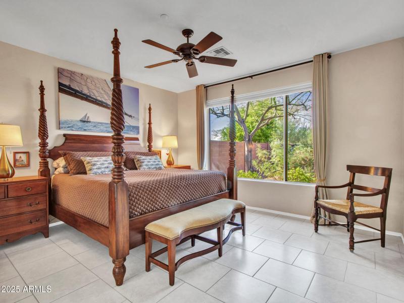 06-Master-bedroom-1