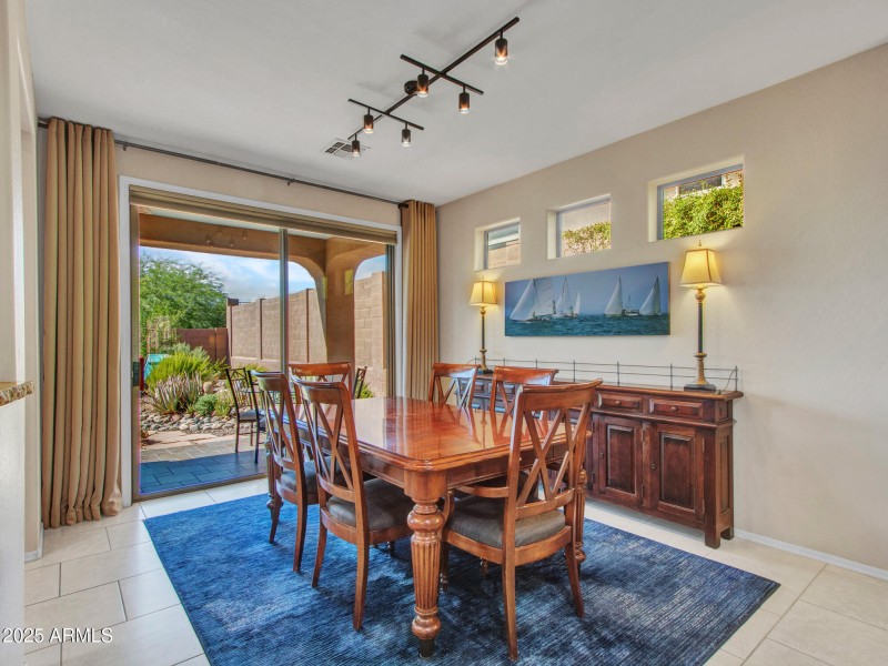 09-Dining-room-1