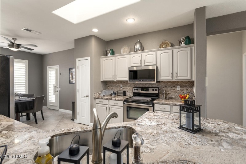 16-Kitchen