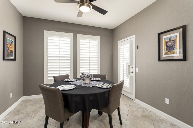 21-Breakfast-Nook