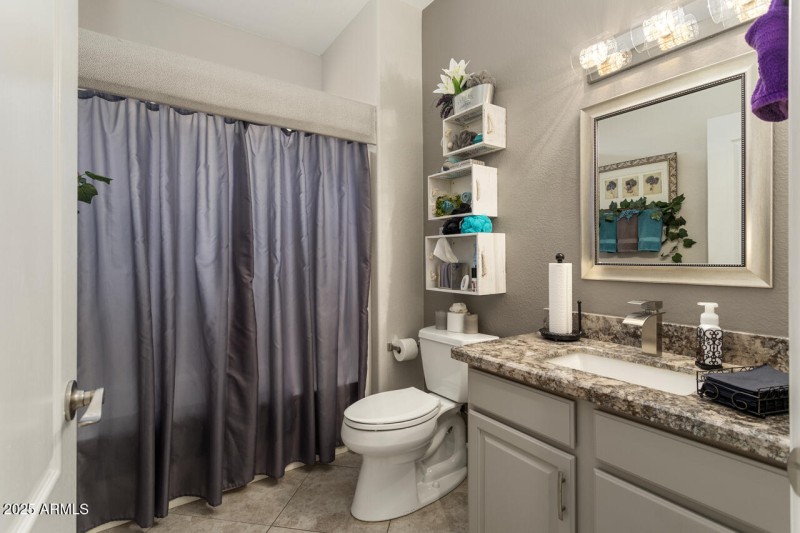 31-Bathroom-2