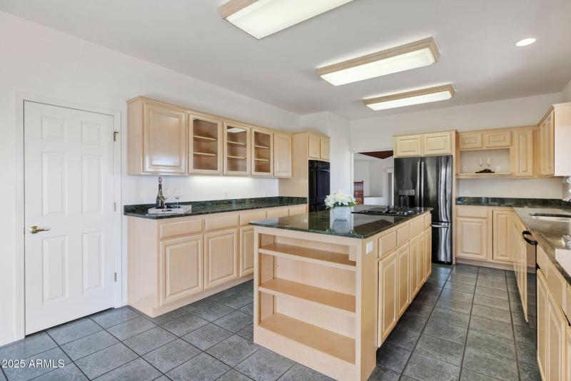 10-Kitchen (3)