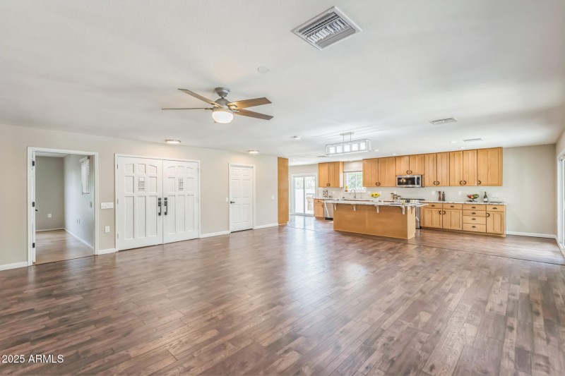 Dining Area - Kitchen